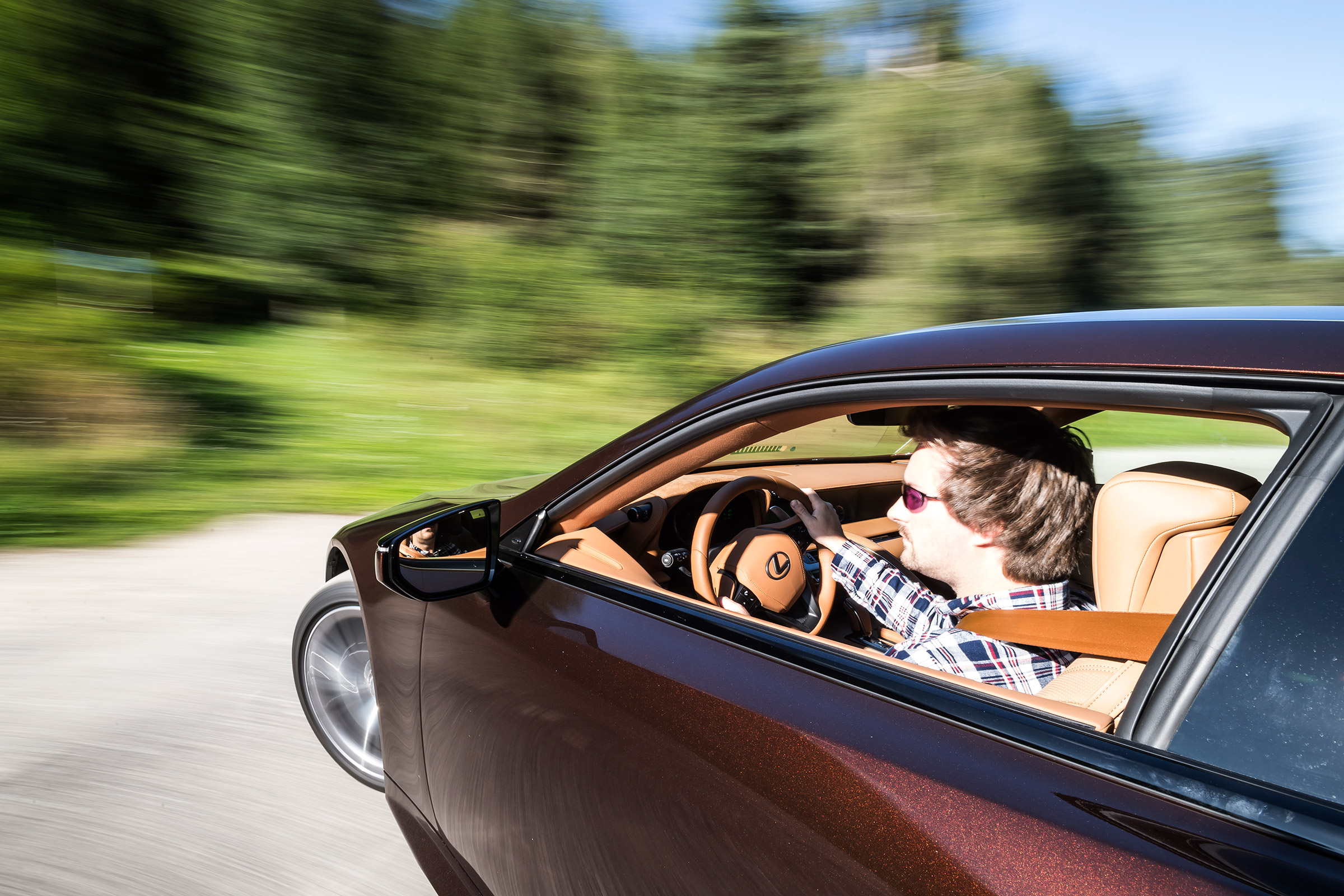 Lexus LC500h - dynamic