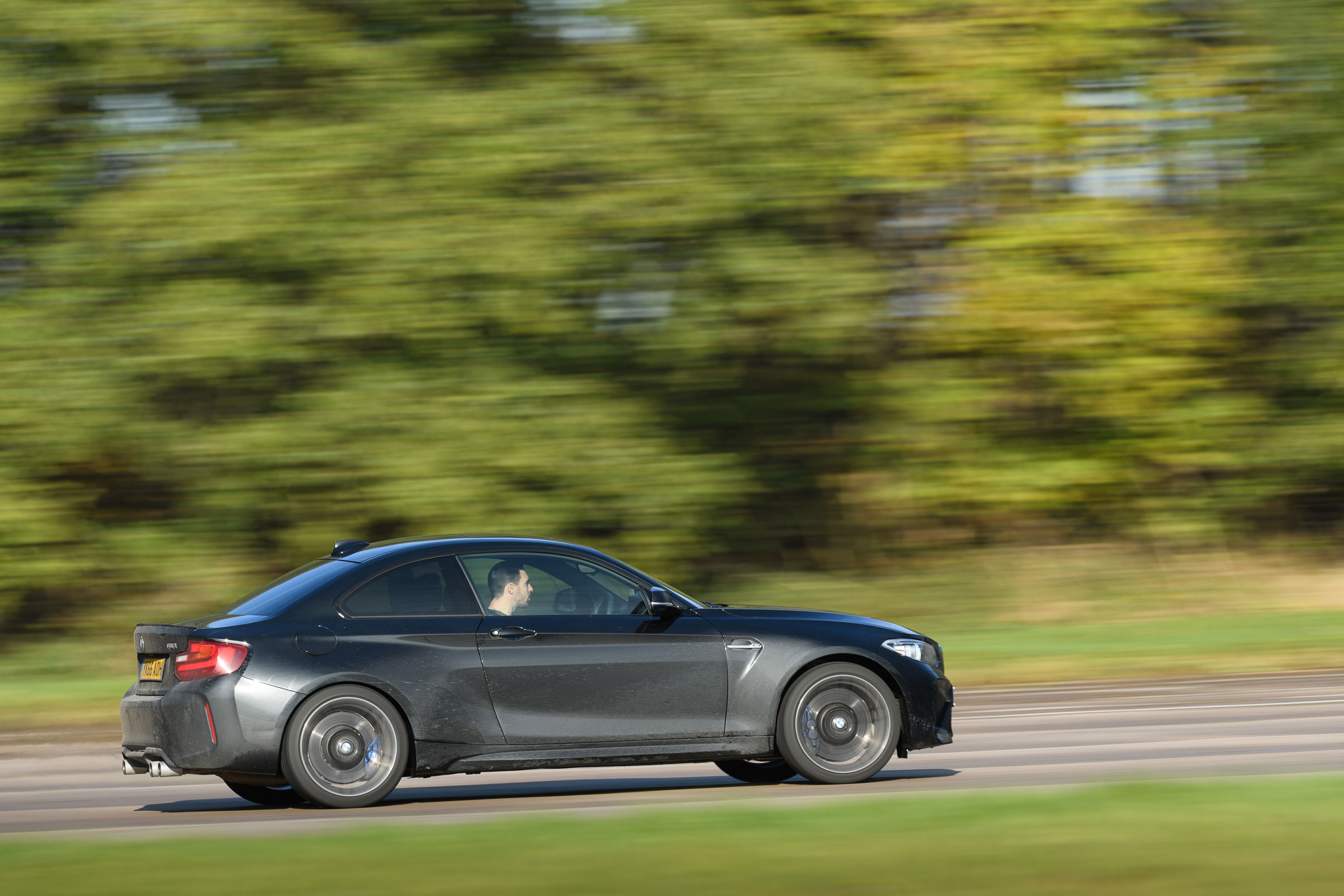 BMW M2 - Side