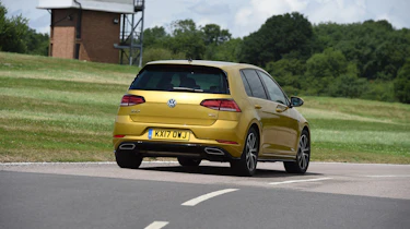 VW Golf - rear cornering