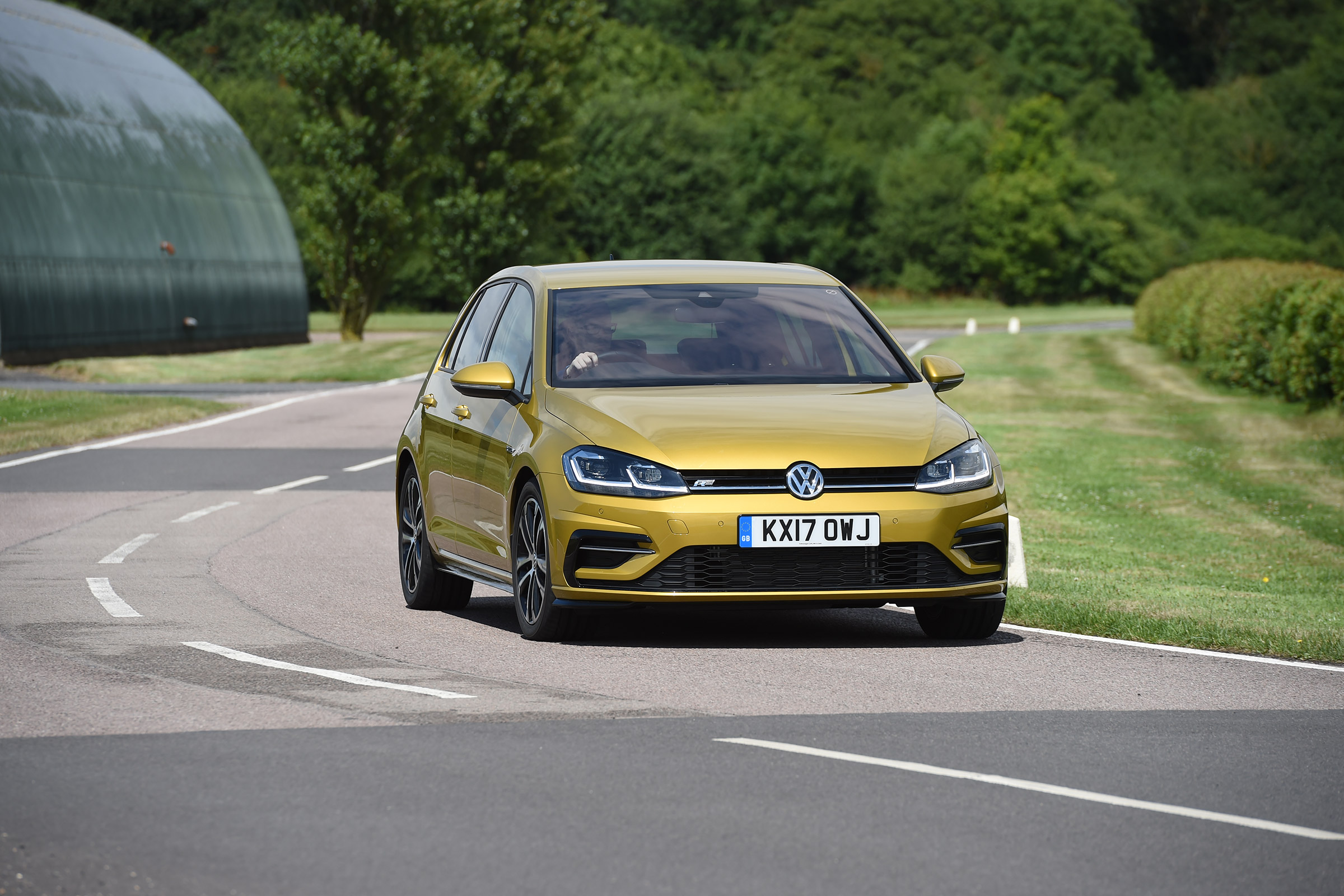 VW Golf - front cornering