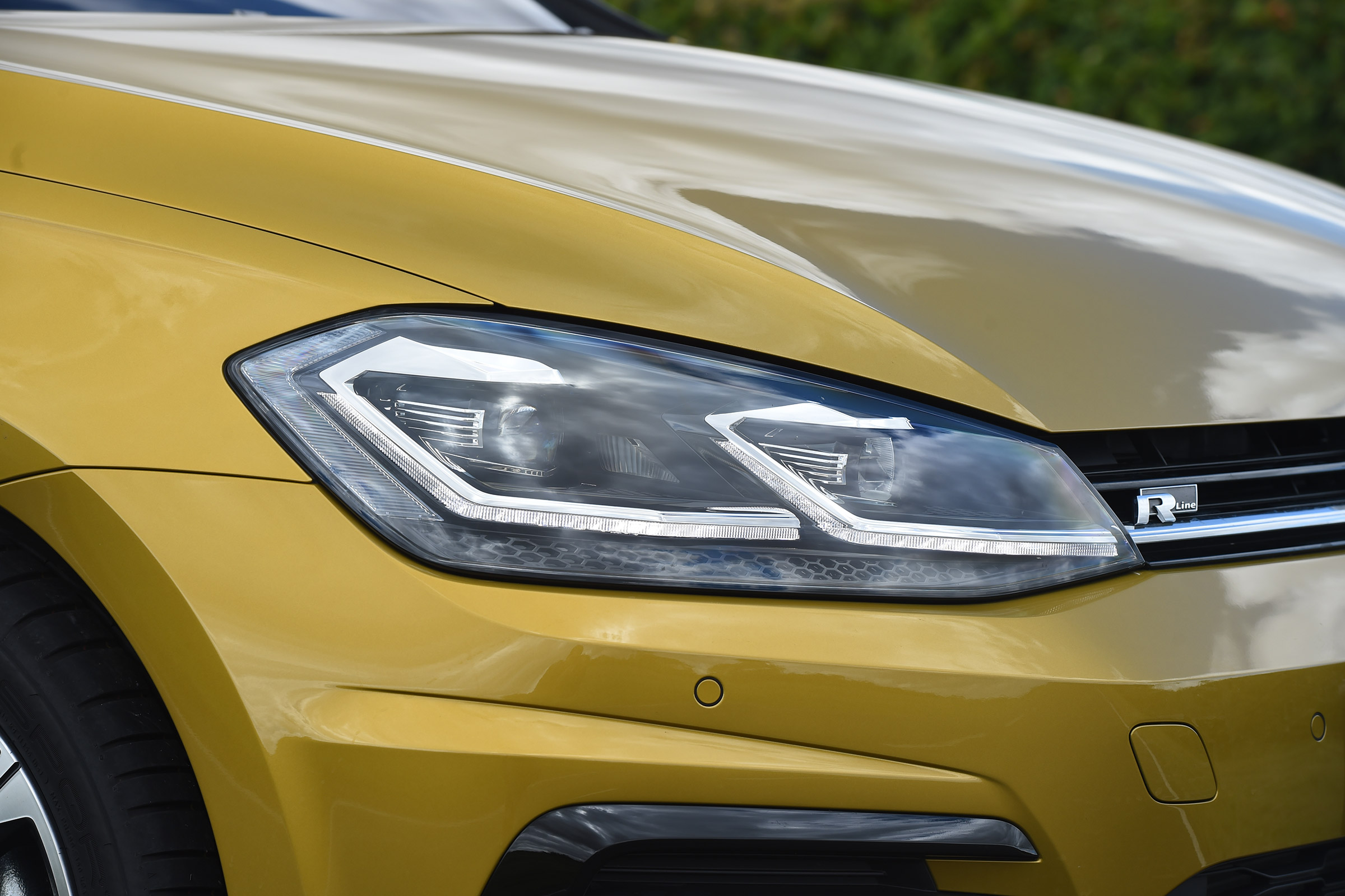 VW Golf - headlight