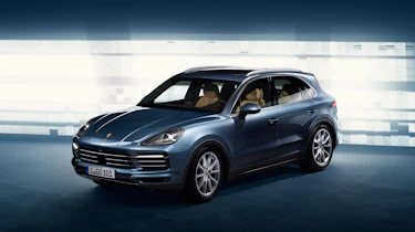 Posche Cayenne - front studio