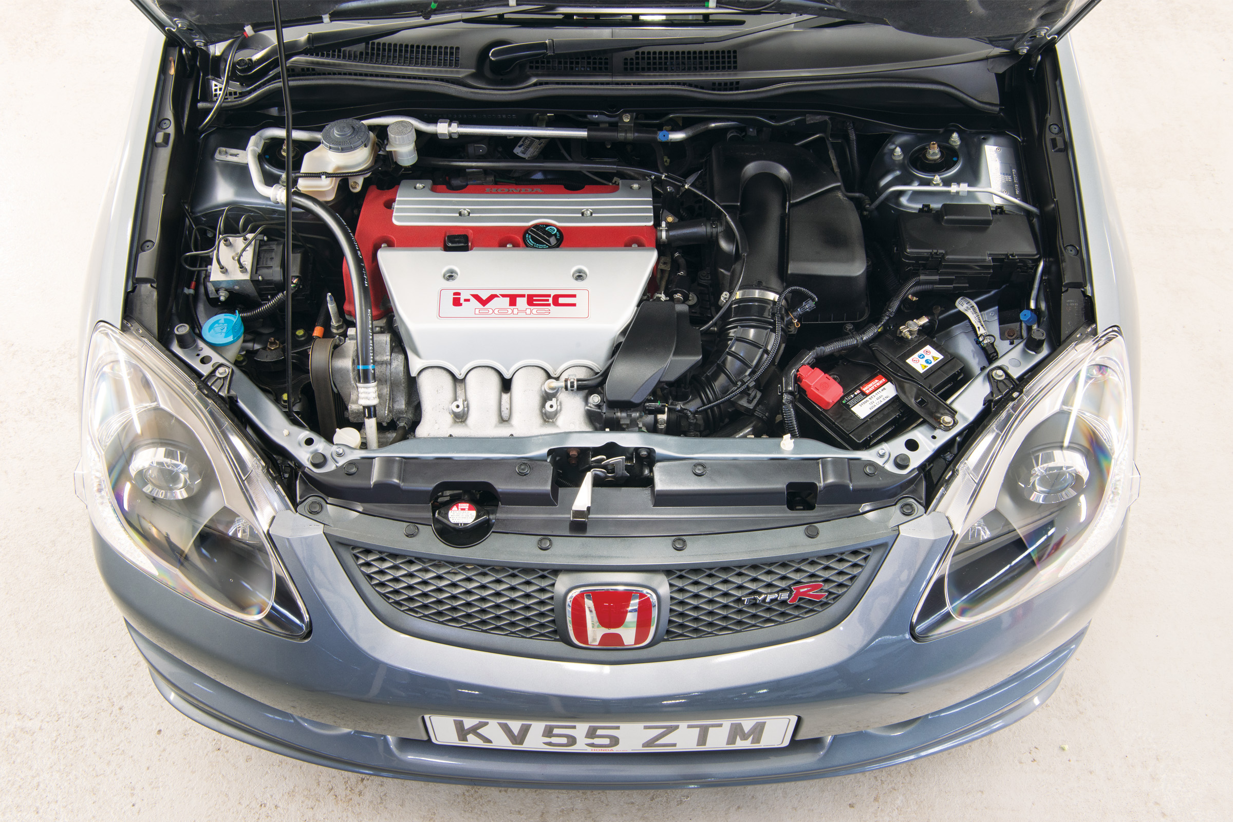Honda Civic Type R EP3 engine bay