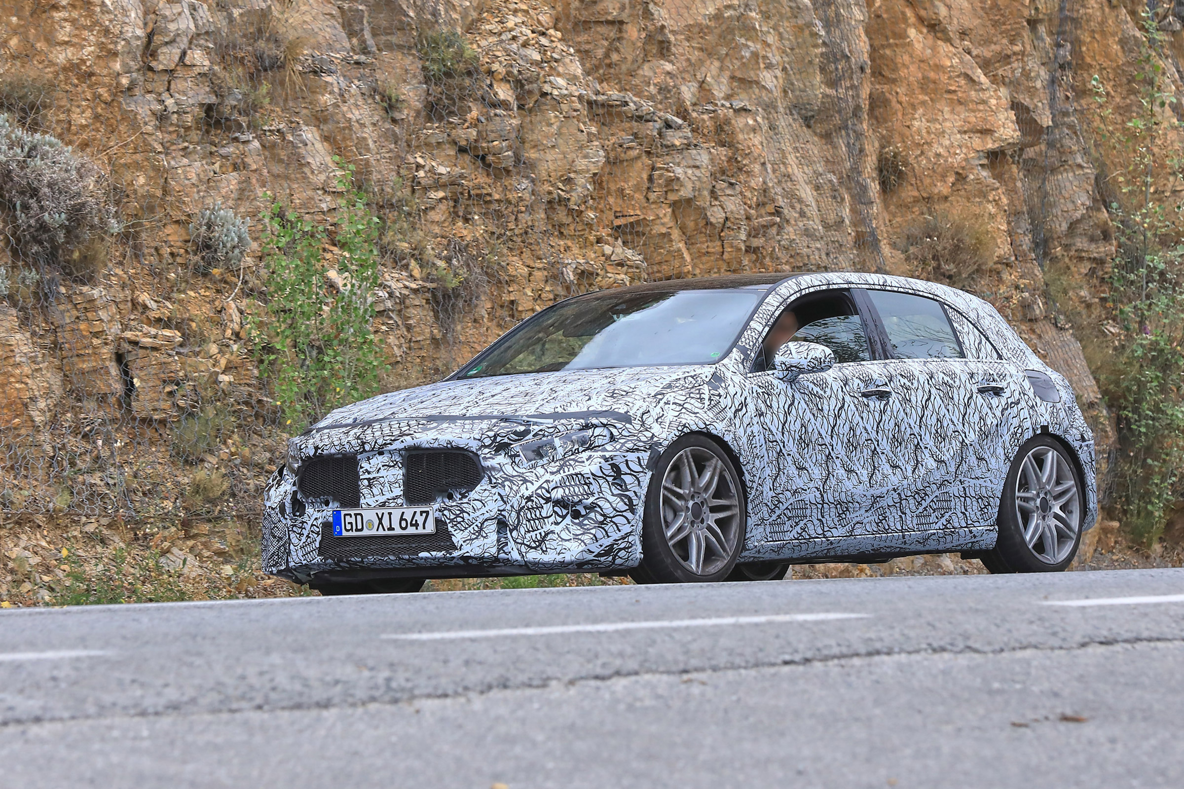 Mercedes-AMG A45 Spies - front 3.4