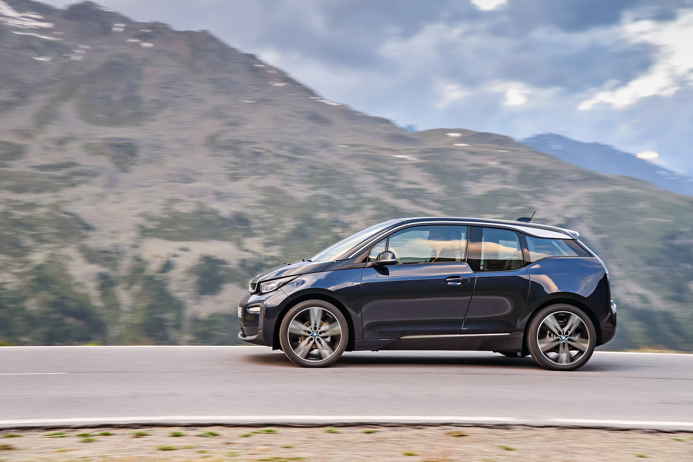 i3 blue - profile
