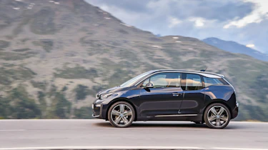 i3 blue - profile