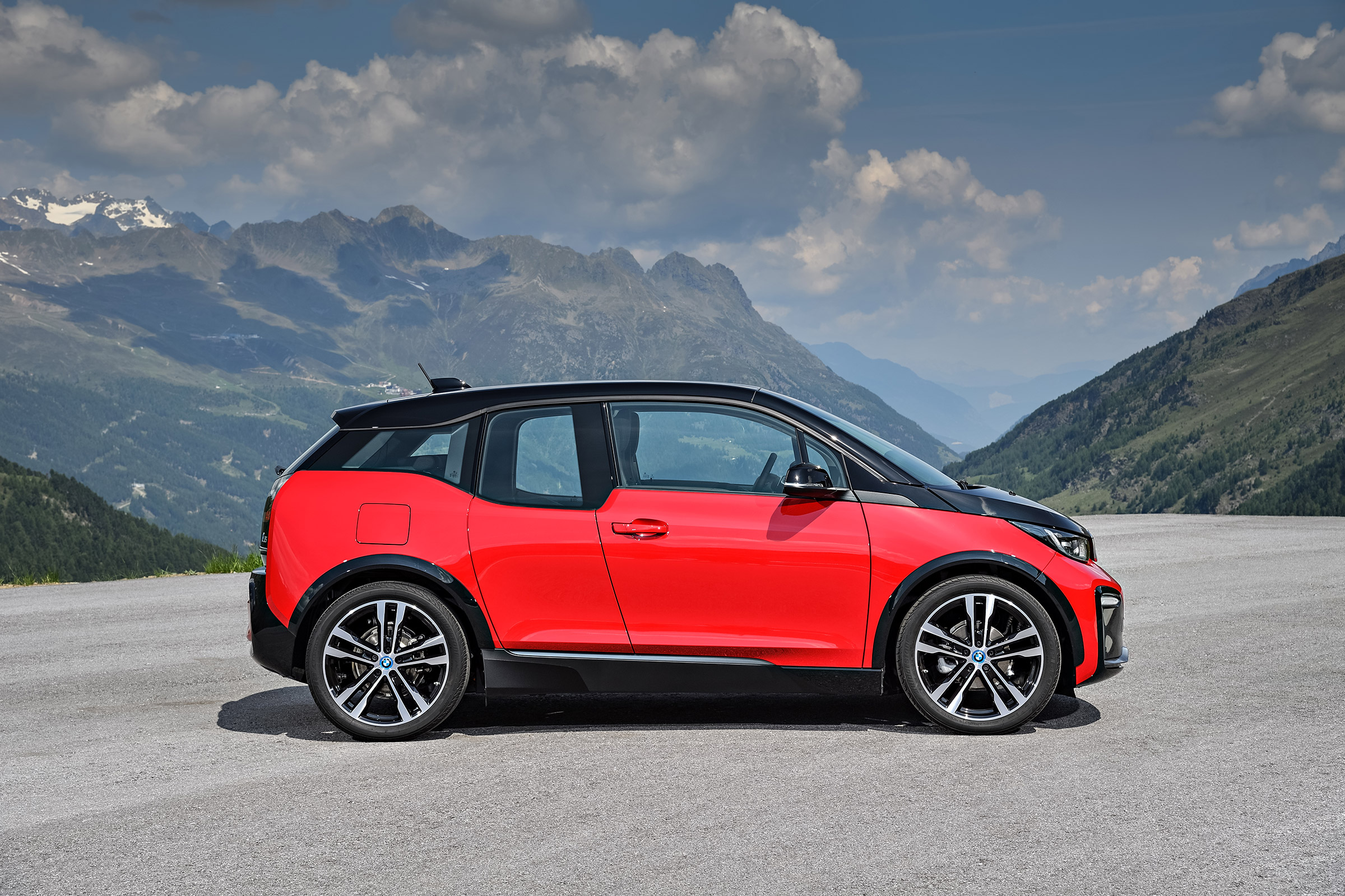 BMW i3s - profile