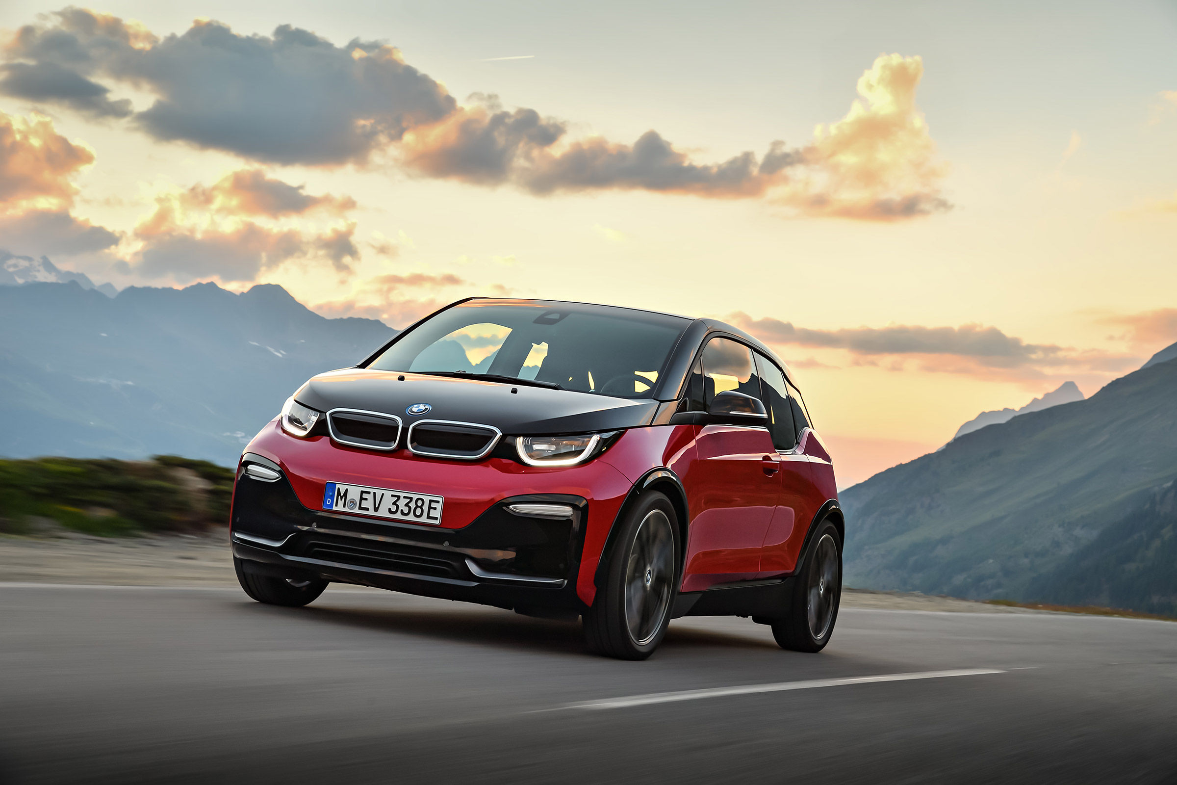 BMW i3s - driving front