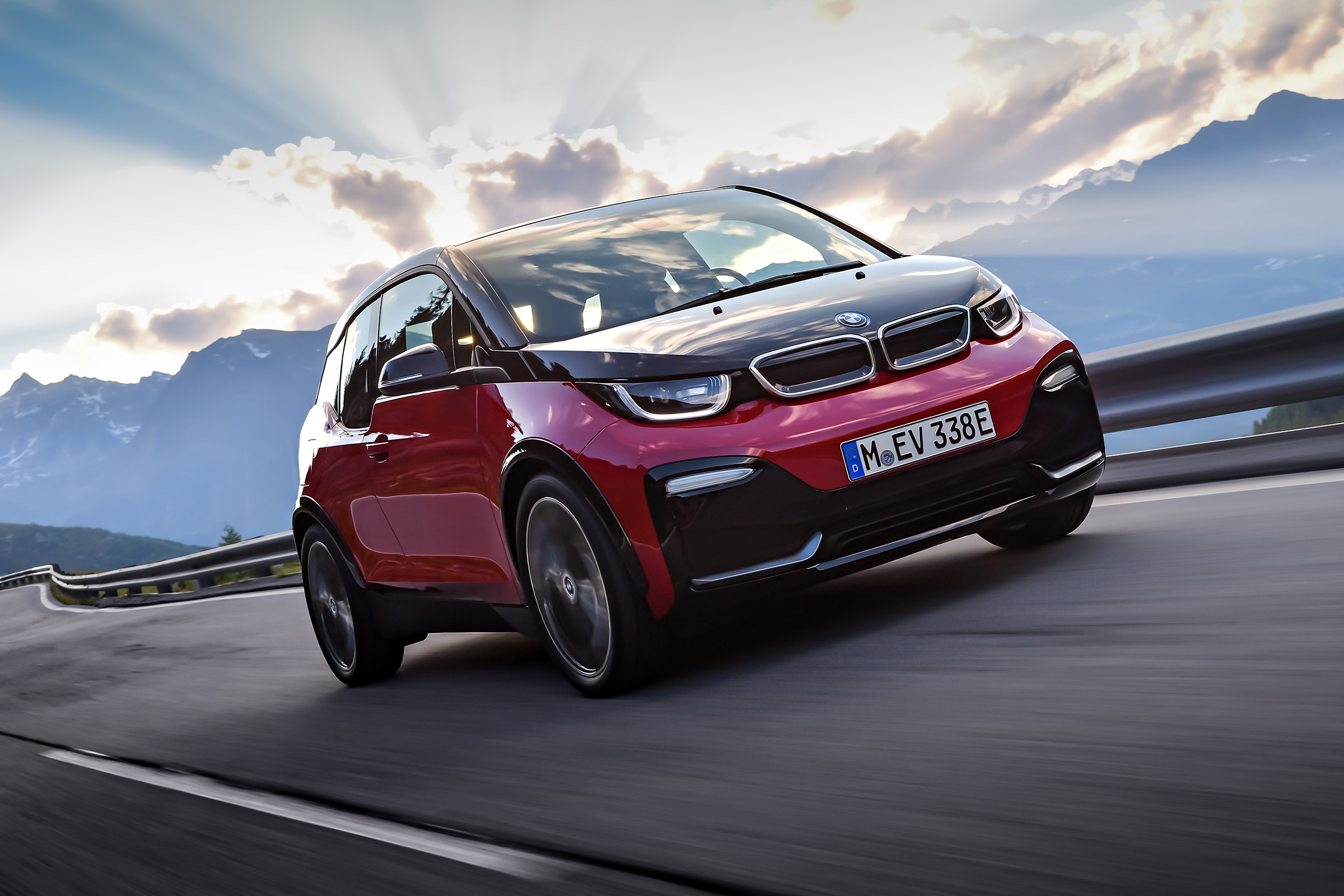 BMW i3s - driving front 2