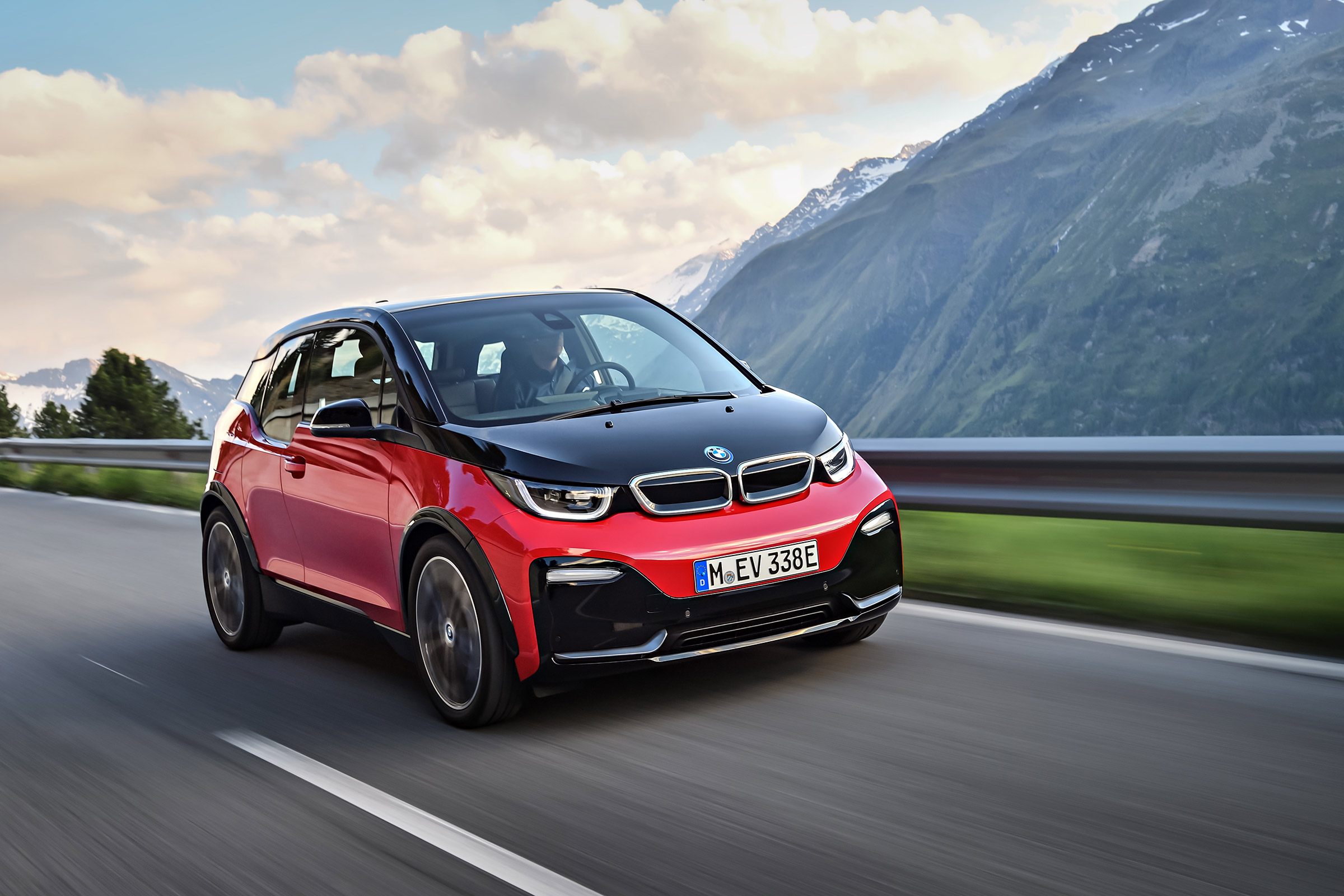 BMW i3s - driving front 4