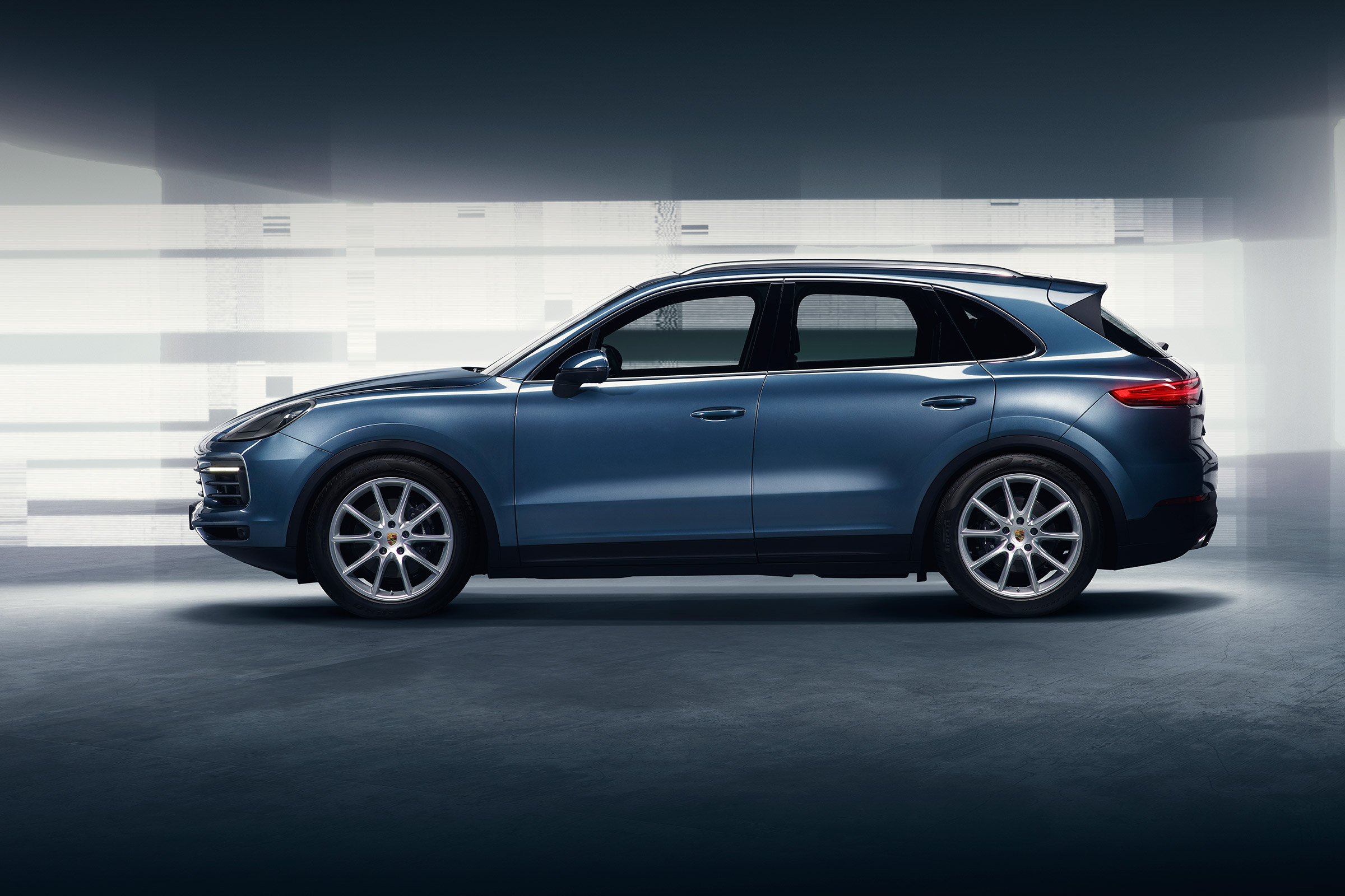 Posche Cayenne - profile