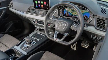 Audi Q5 S Line TFSI - interior 2
