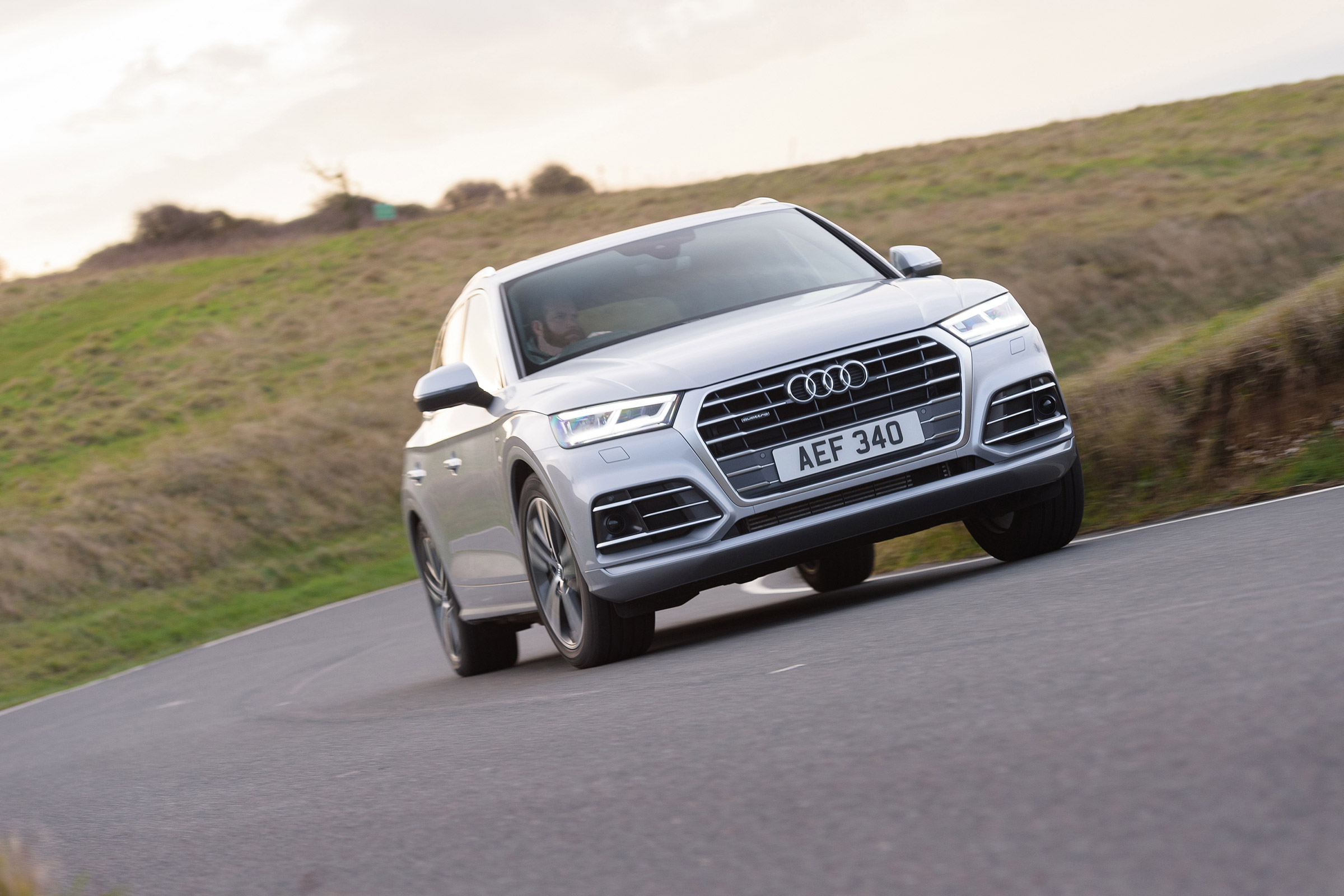 Audi Q5 S Line TFSI - front 3/4
