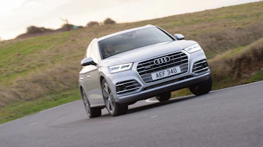 Audi Q5 S Line TFSI - front 3/4