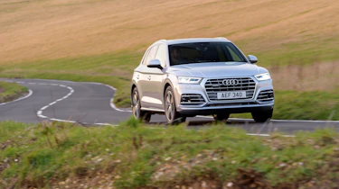 Audi Q5 S Line TFSI - front driving