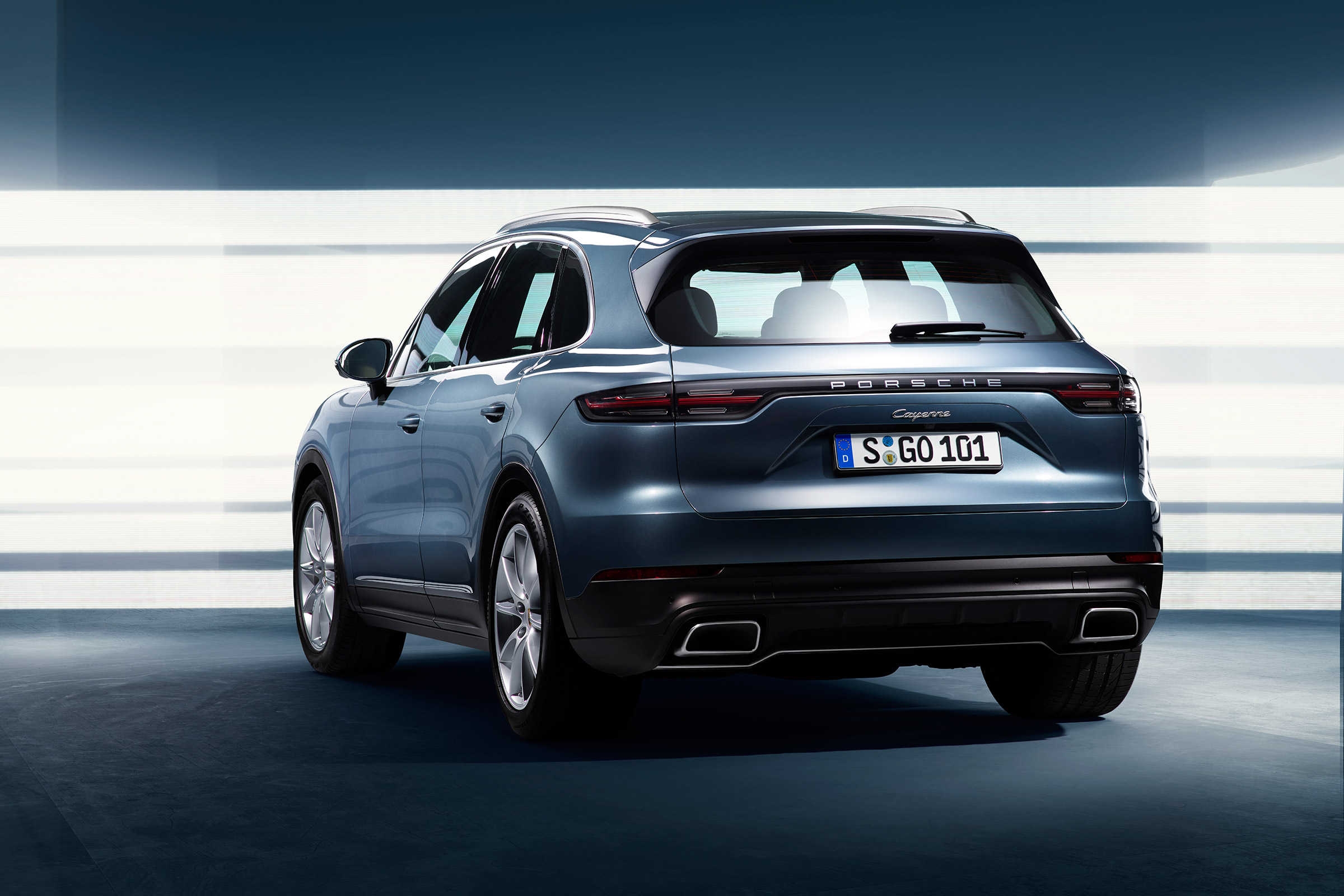 Posche Cayenne - rear 3.4