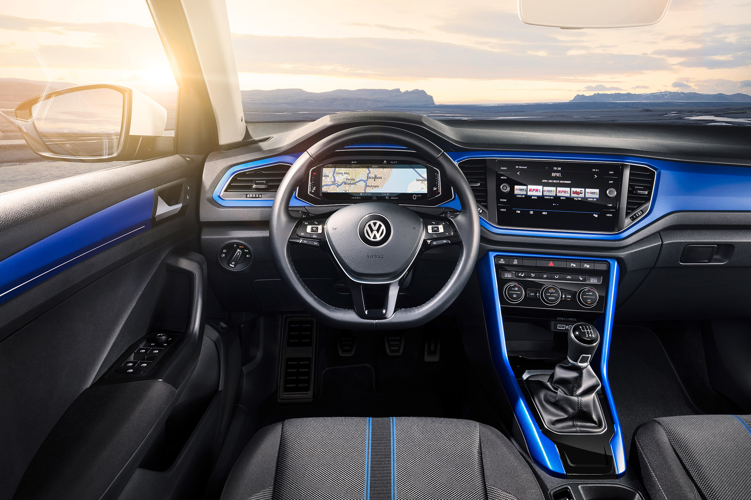 VW T-Roc - Blue interior 2