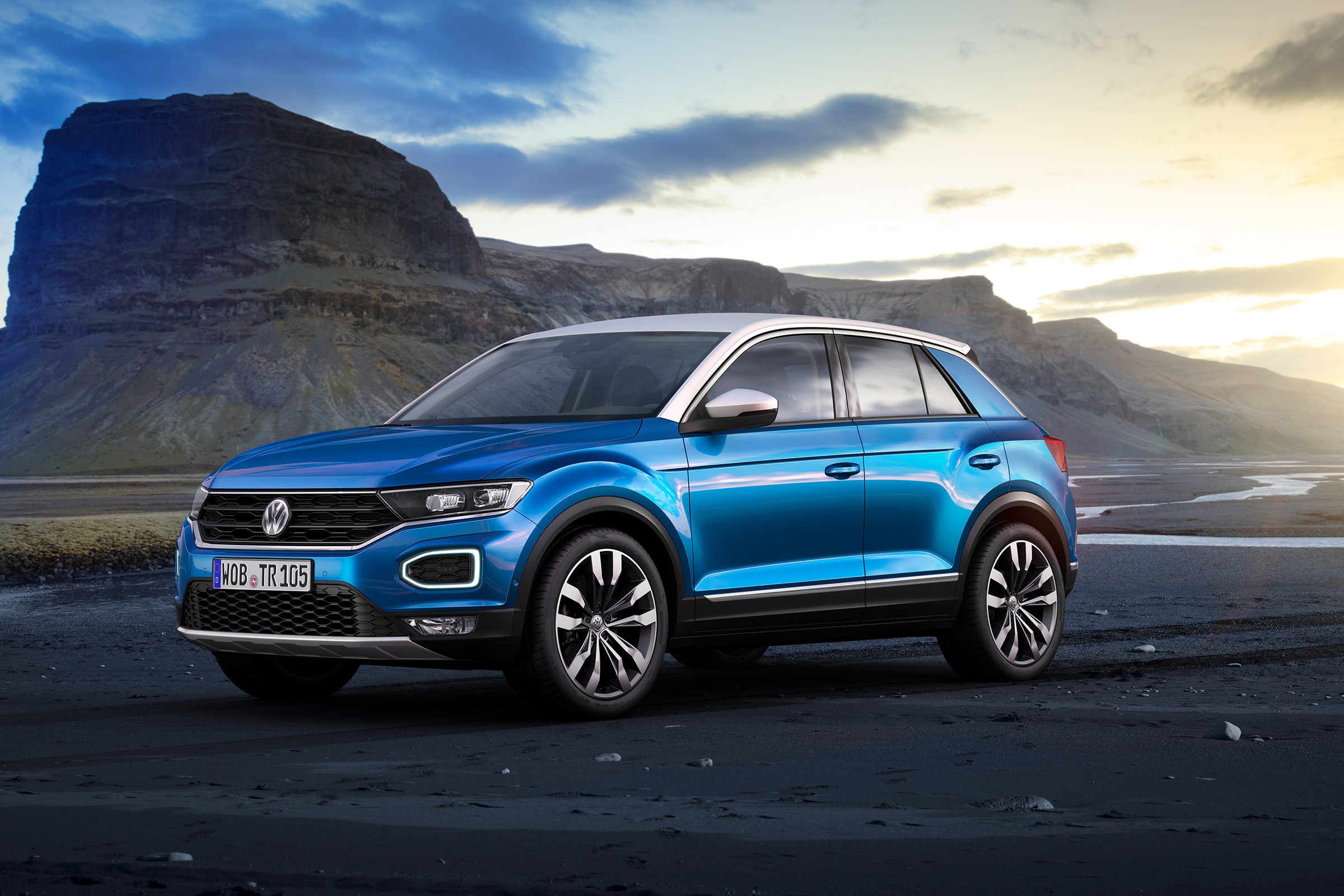 VW T-Roc - Blue front static
