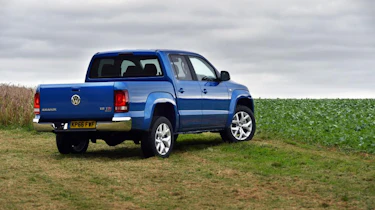 VW Amarok V6 - rear