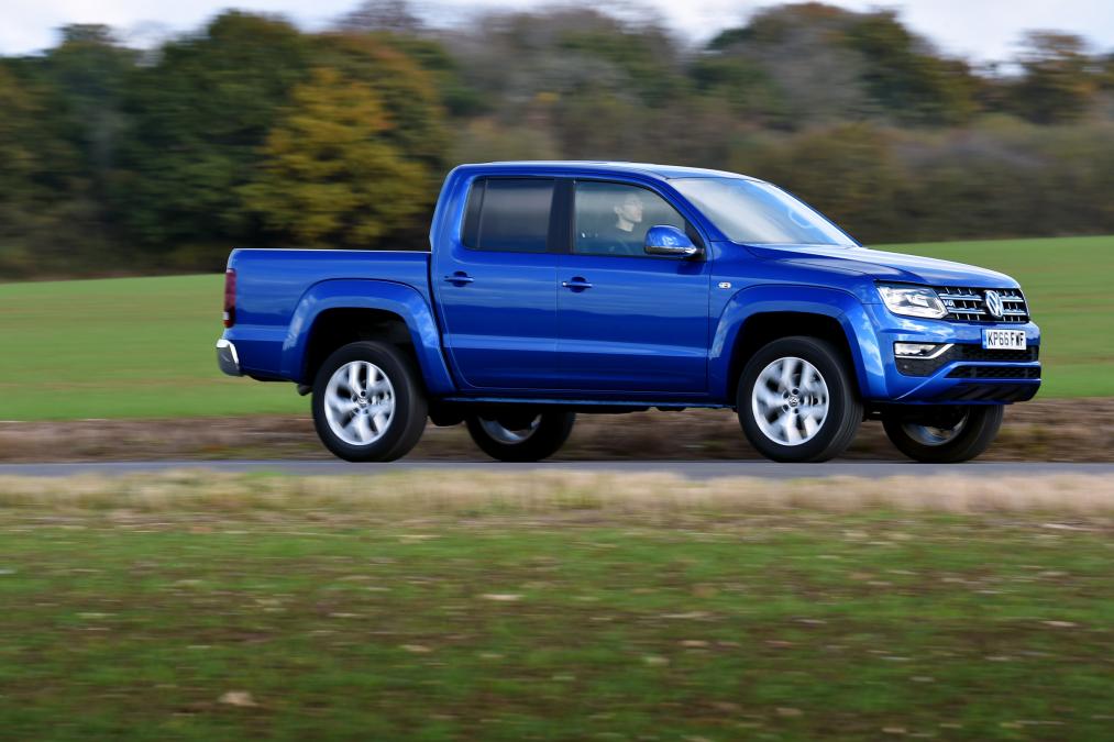 VW Amarok V6 - side