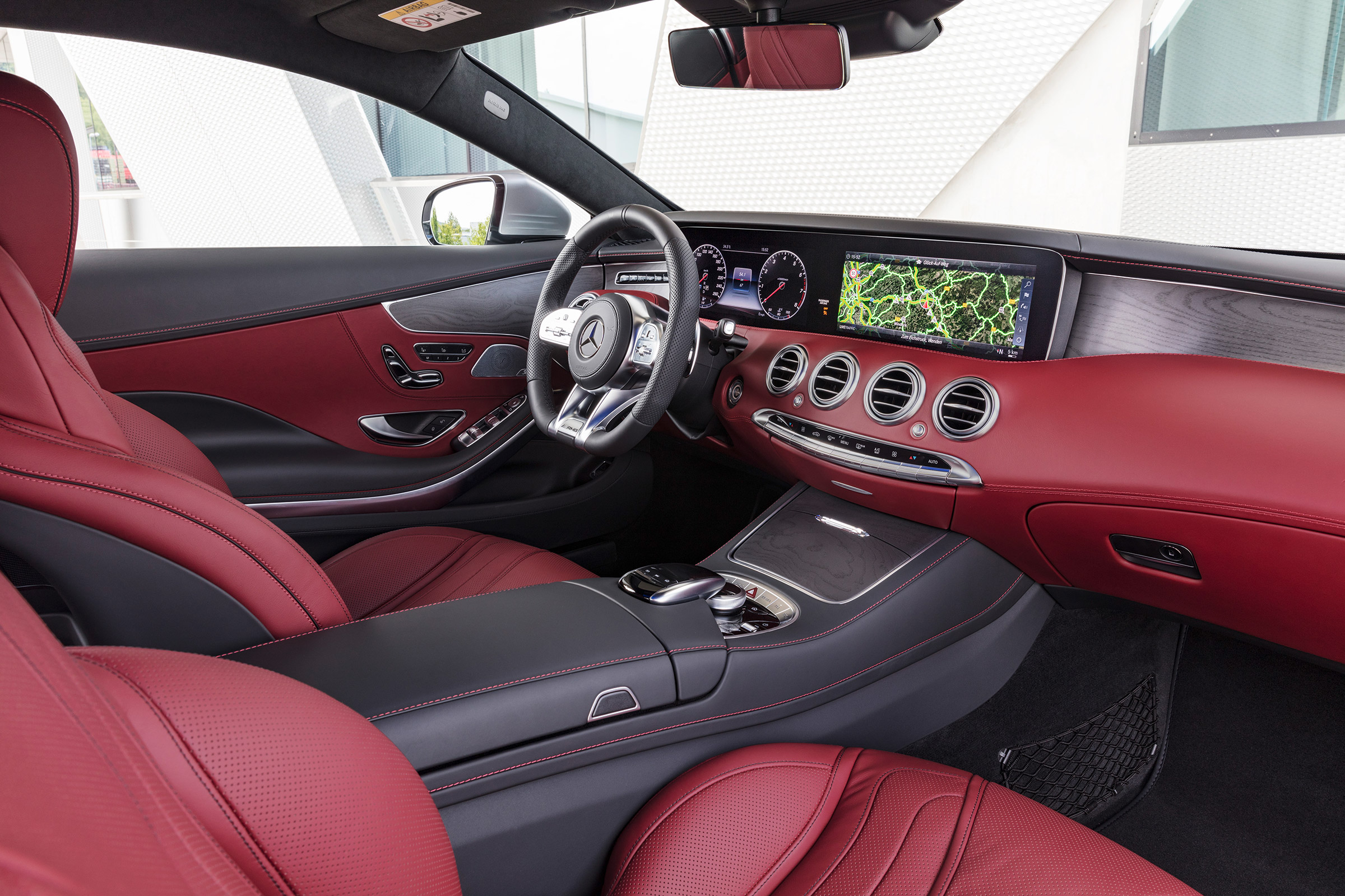 Mercedes S 560 coupe - interior
