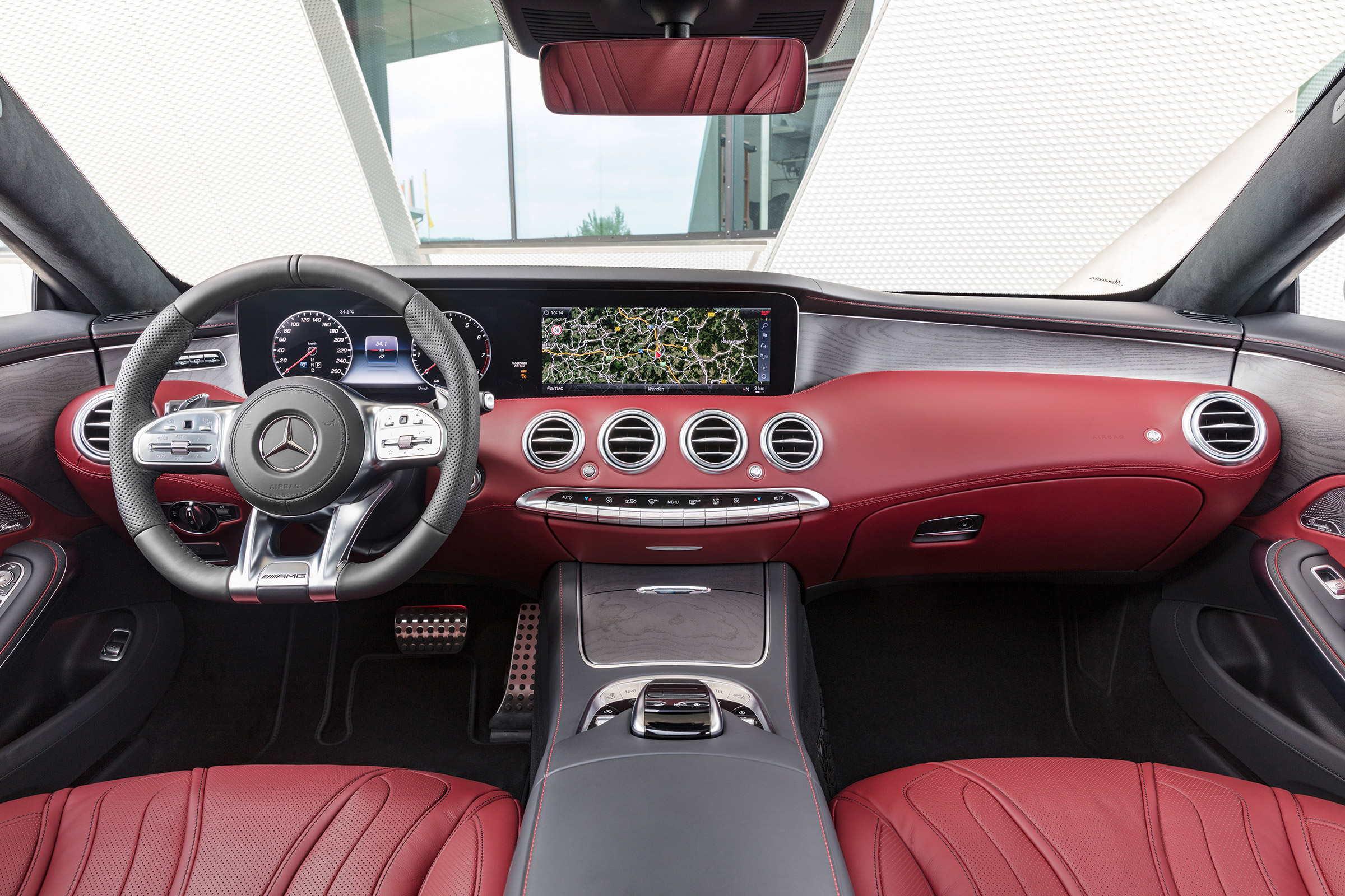 Mercedes S 560 coupe - interior 2