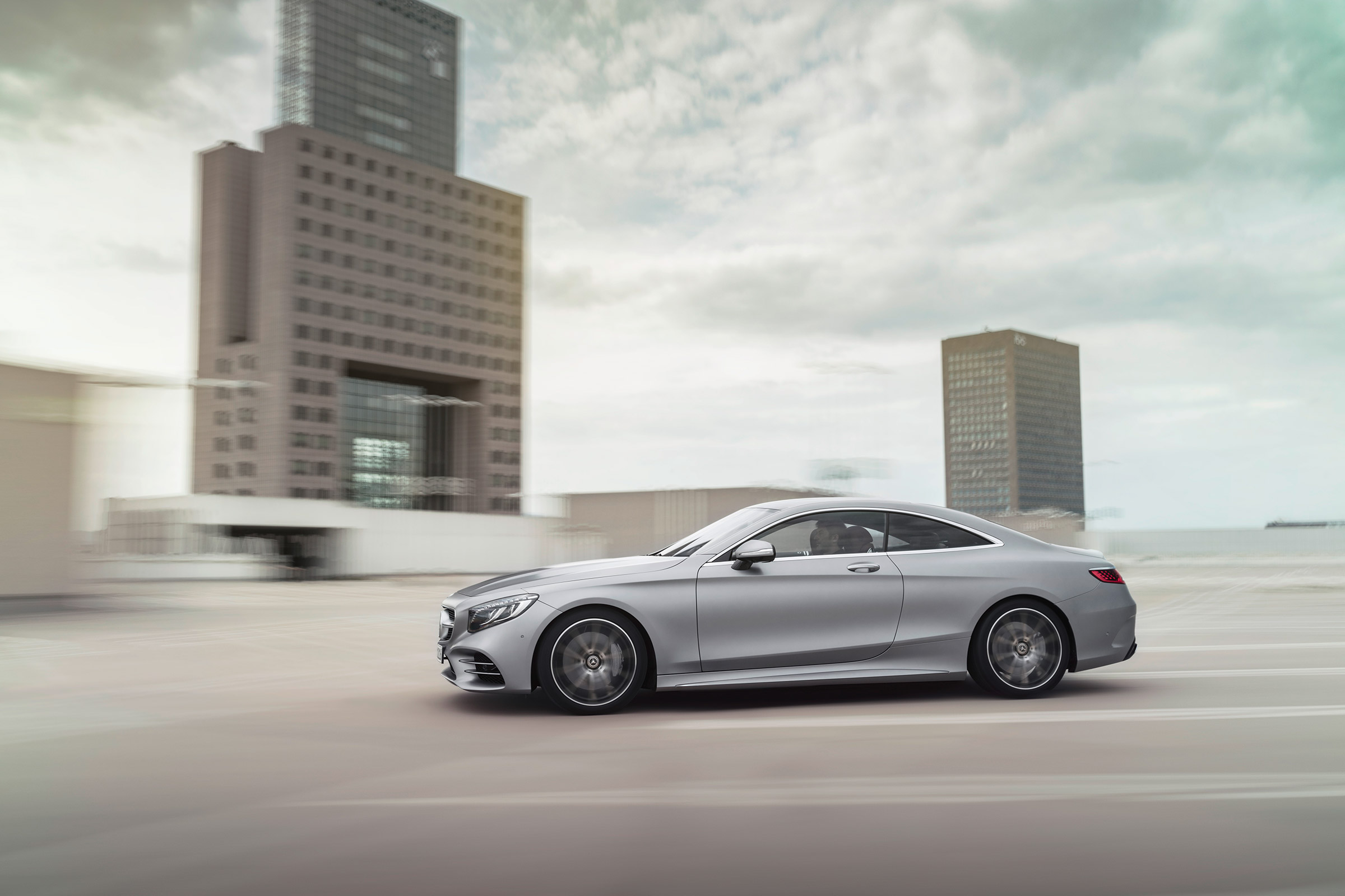 Mercedes S 560 coupe - profile