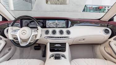 Mercedes S 560 cabriolet - interior