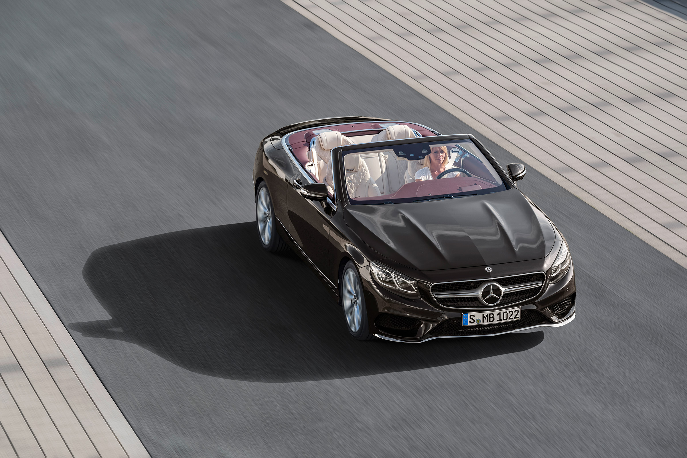 Mercedes S 560 cabriolet - topo