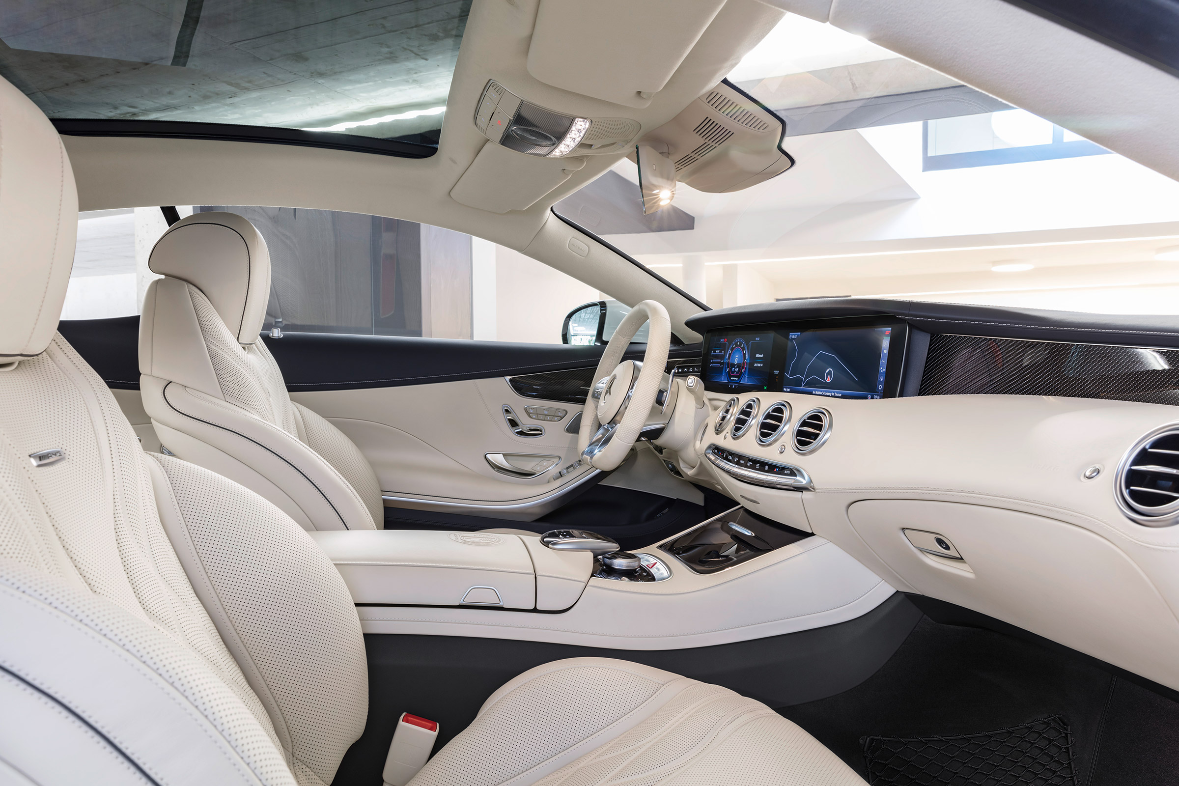 Mercedes S 63 Coupe - interior