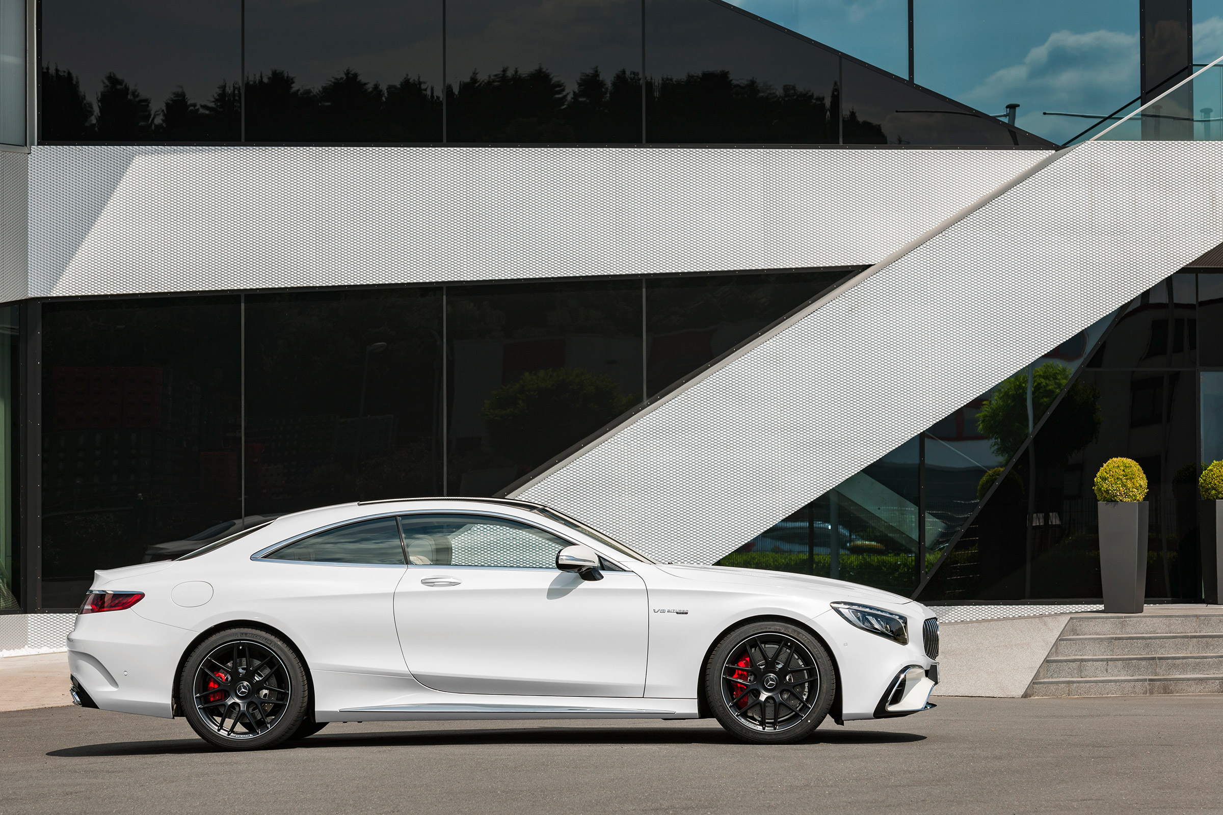 Mercedes S 63 Coupe - side