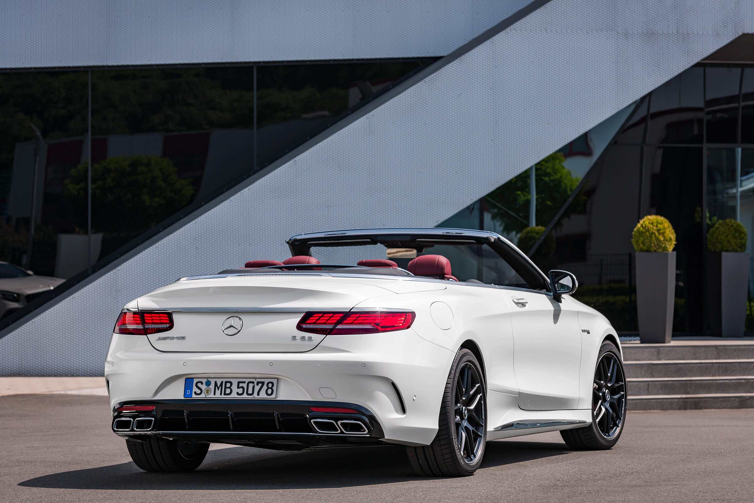 Mercedes S 63 Cab - rear stat