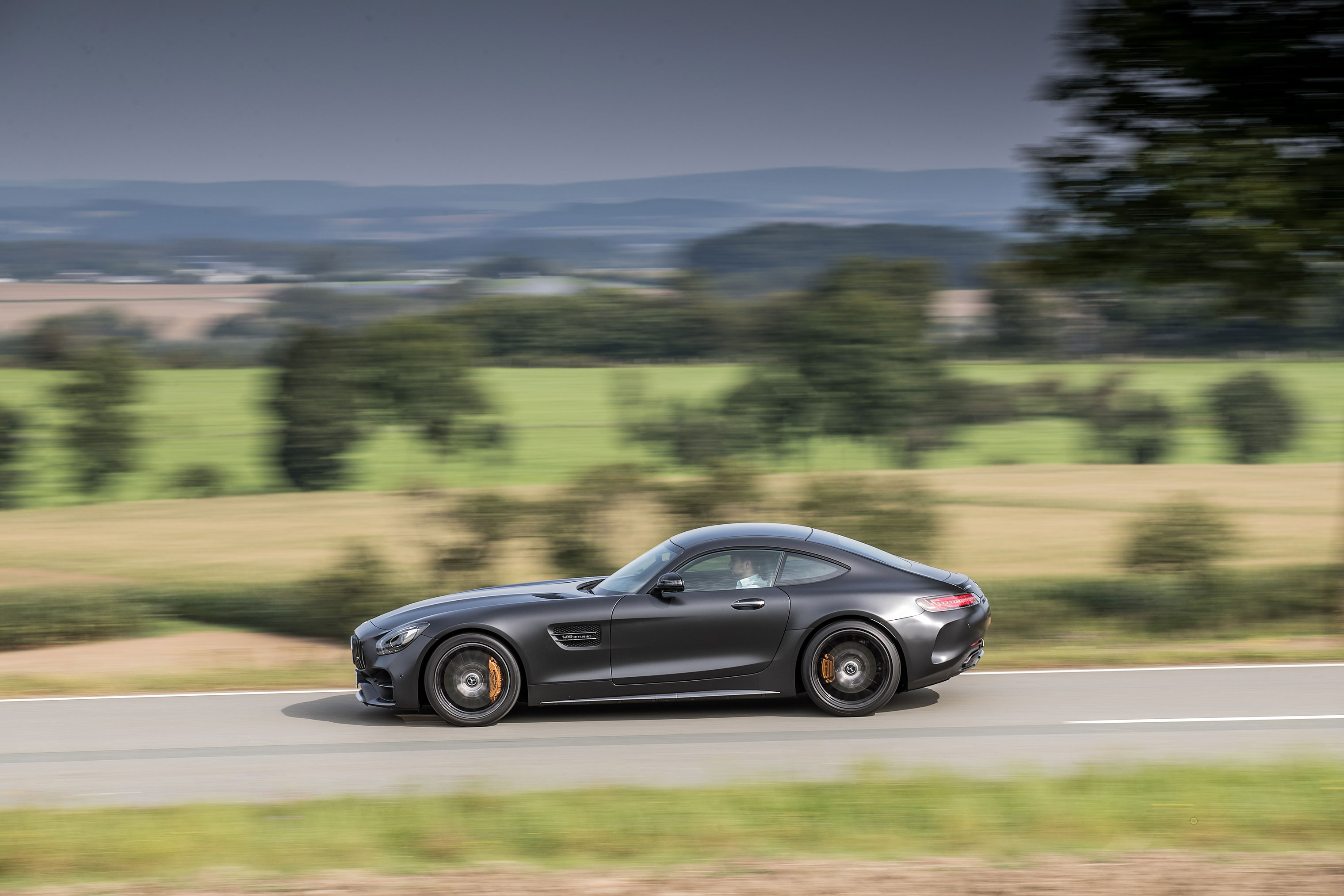 Mercedes-AMG GT C Coupé - Side