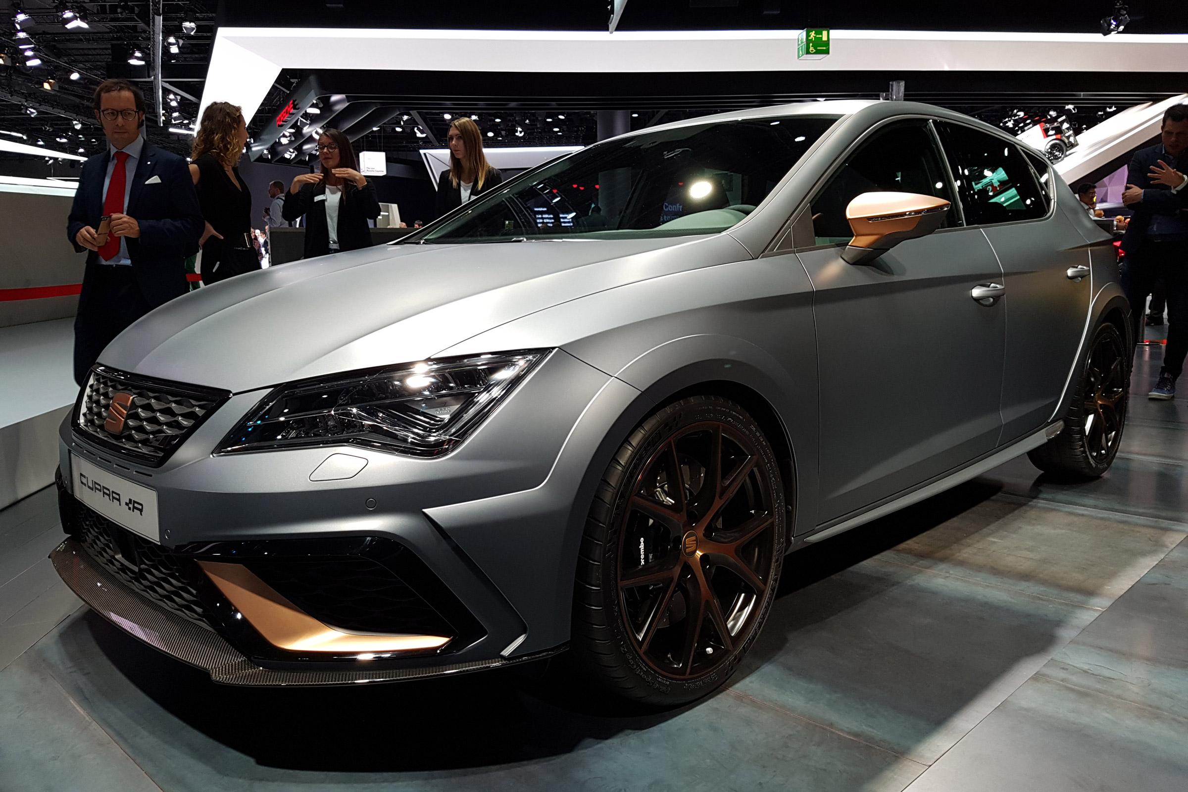 SEAT Leon Cupra R revealed at Frankfurt Motor Show side