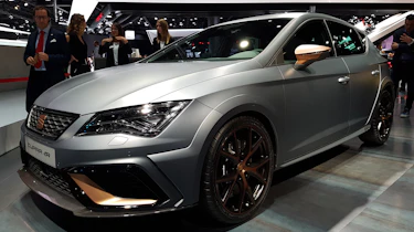 SEAT Leon Cupra R revealed at Frankfurt Motor Show side