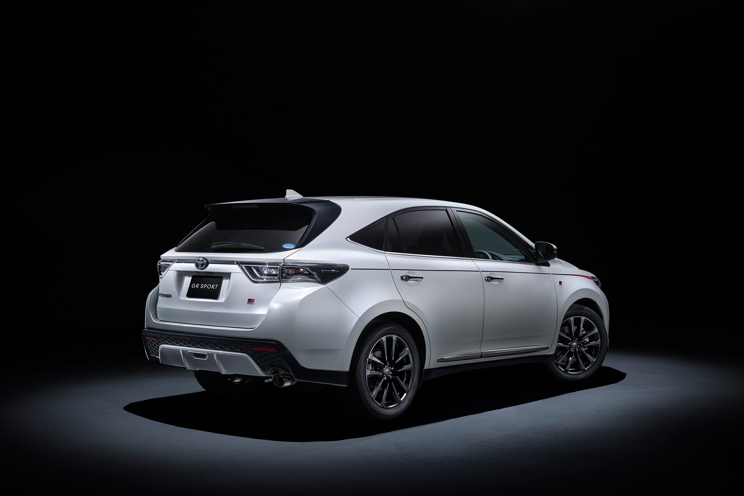 Toyota Harrier GR Sport - rear quarter