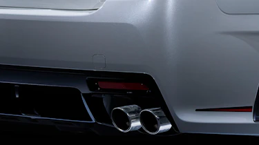 Toyota Mark X GR SPORT - exhaust