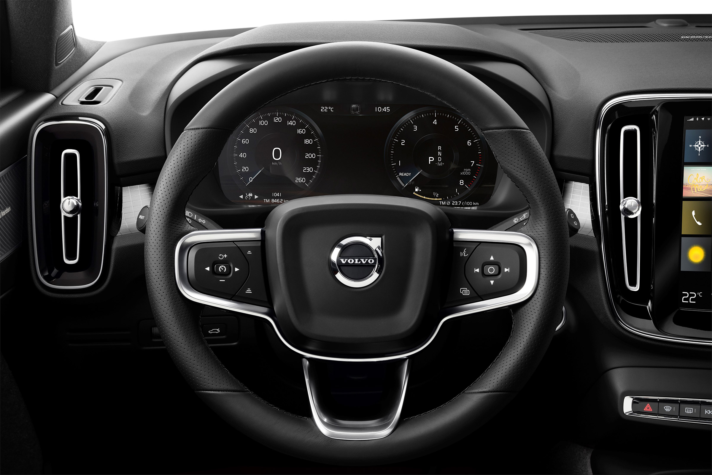 Volvo XC40 - steering wheel