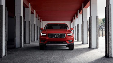 Volvo XC40 - head on