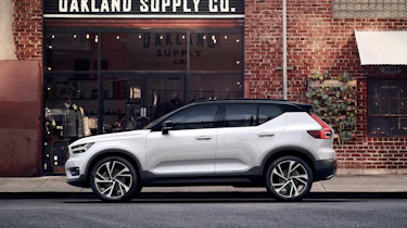 Volvo XC40 - profile