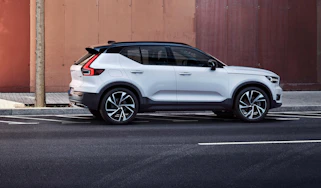 XC40 header