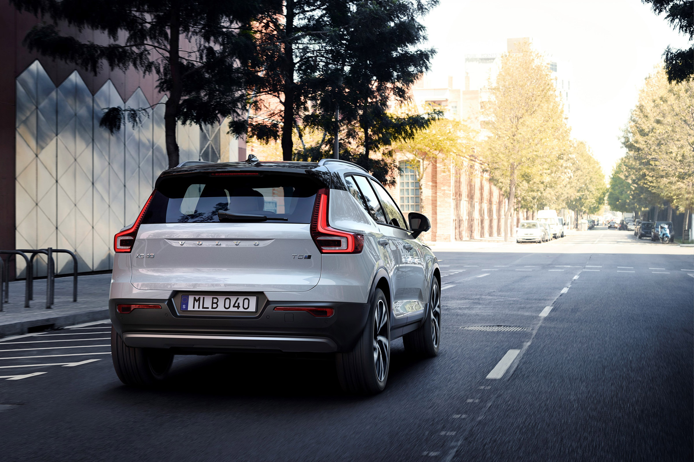 Volvo XC40 - rear