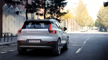 Volvo XC40 - rear
