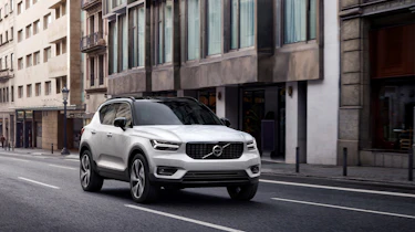 Volvo XC40 - front