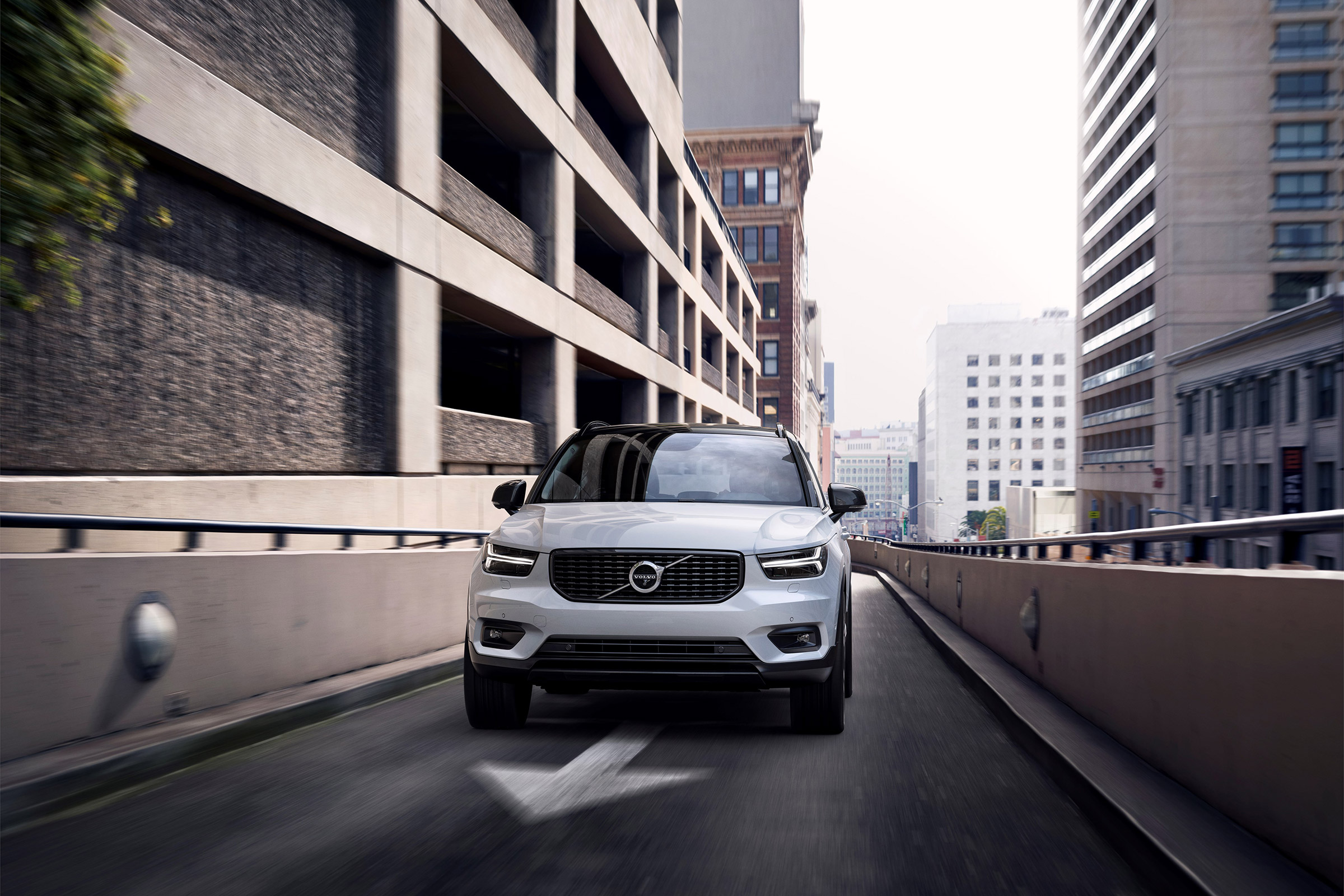 Volvo XC40 - front