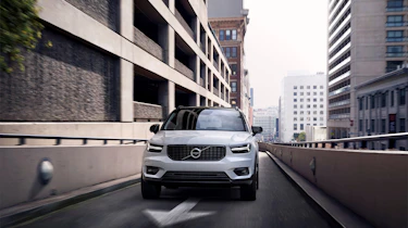 Volvo XC40 - front