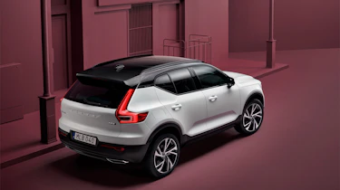 Volvo XC40 - rear