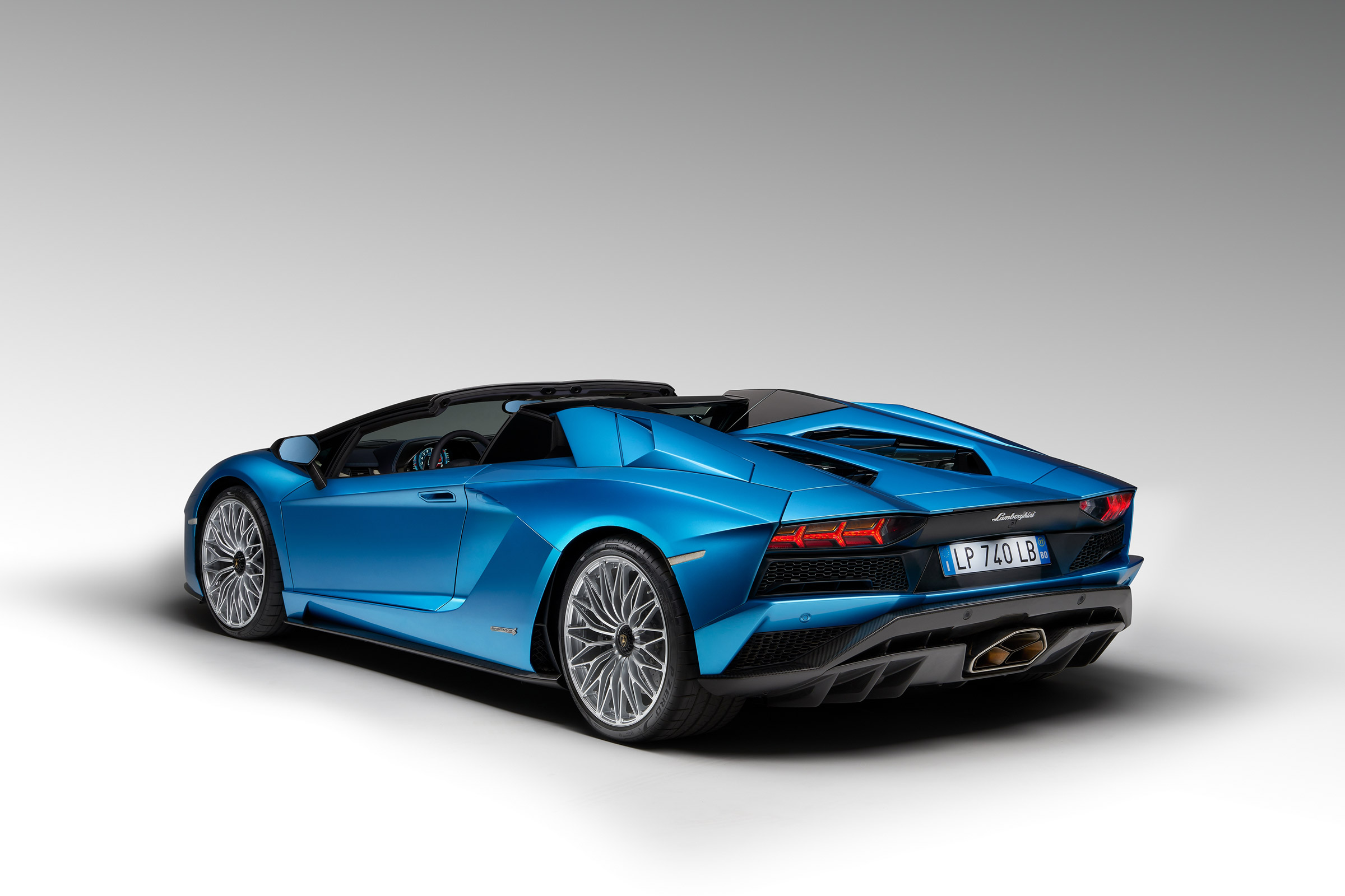 Lamborghini Aventador S Roadster - rear