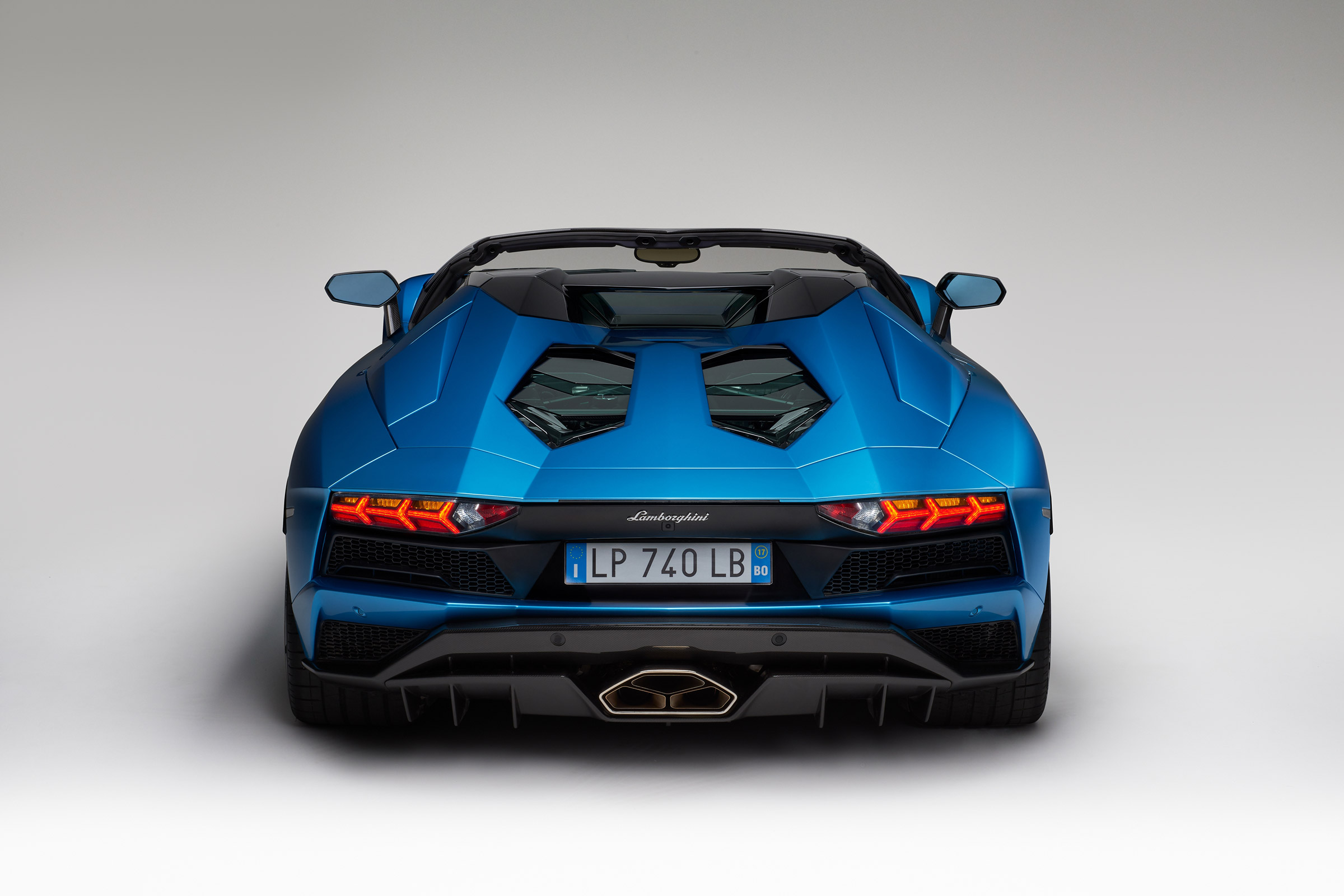 Lamborghini Aventador S Roadster - tail