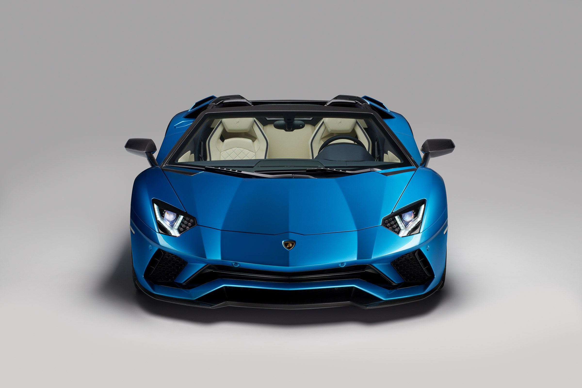 Lamborghini Aventador S Roadster - front